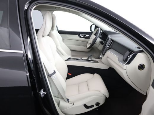 Volvo  XC60 2.0 T6 Plug-in hybrid AWD Plus Bright | Panoramisch schuif/kanteldak | Stoel & stuurwielverwarmin... ActivLease financial lease
