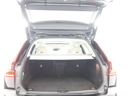Volvo  XC60 2.0 T6 Plug-in hybrid AWD Plus Bright | Panoramisch schuif/kanteldak | Stoel & stuurwielverwarmin... ActivLease financial lease
