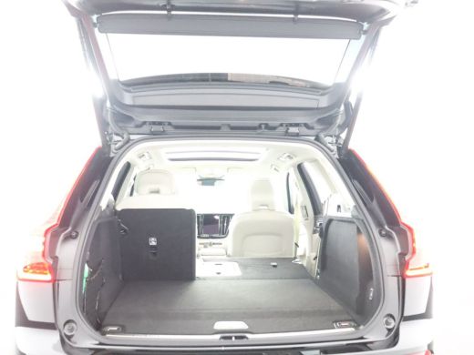 Volvo  XC60 2.0 T6 Plug-in hybrid AWD Plus Bright | Panoramisch schuif/kanteldak | Stoel & stuurwielverwarmin... ActivLease financial lease