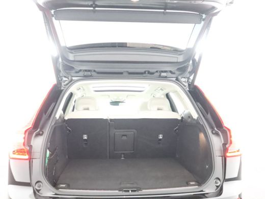 Volvo  XC60 2.0 T6 Plug-in hybrid AWD Plus Bright | Panoramisch schuif/kanteldak | Stoel & stuurwielverwarmin... ActivLease financial lease