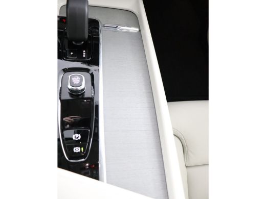 Volvo  XC60 2.0 T6 Plug-in hybrid AWD Plus Bright | Panoramisch schuif/kanteldak | Stoel & stuurwielverwarmin... ActivLease financial lease