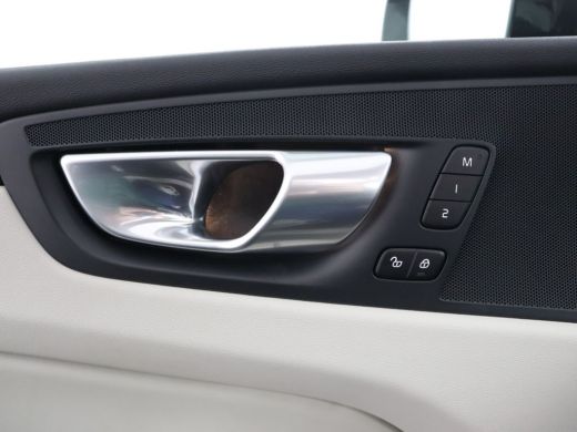 Volvo  XC60 2.0 T6 Plug-in hybrid AWD Plus Bright | Panoramisch schuif/kanteldak | Stoel & stuurwielverwarmin... ActivLease financial lease
