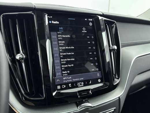 Volvo  XC60 2.0 T8 Plug-in hybrid AWD Ultra Dark | CRYSTAL WHITE | Luchtvering | Trekhaak | Alarm | Extra get... ActivLease financial lease