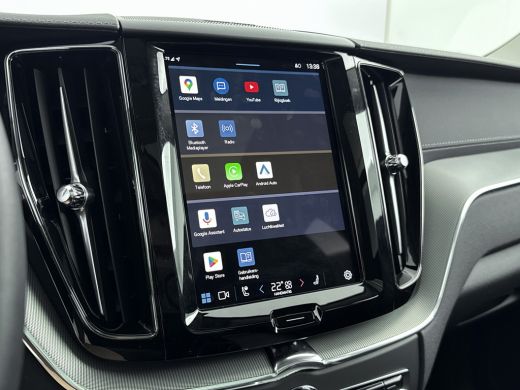 Volvo  XC60 2.0 T8 Plug-in hybrid AWD Ultra Dark | CRYSTAL WHITE | Luchtvering | Trekhaak | Alarm | Extra get... ActivLease financial lease