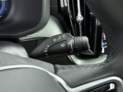 Volvo  XC60 2.0 T8 Plug-in hybrid AWD Ultra Dark | CRYSTAL WHITE | Luchtvering | Trekhaak | Alarm | Extra get... ActivLease financial lease