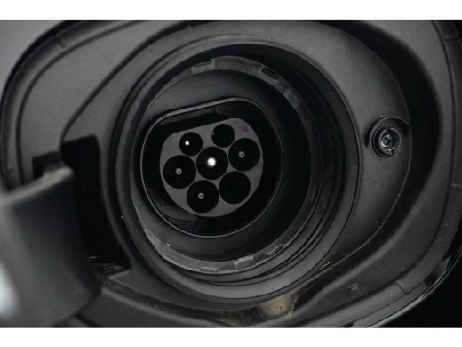 Volvo  XC60 T6 Plus Dark Plug-in Hybrid | Cruise control adaptief met Stop&Go en stuurhulp | Elektrisch bedie... ActivLease financial lease