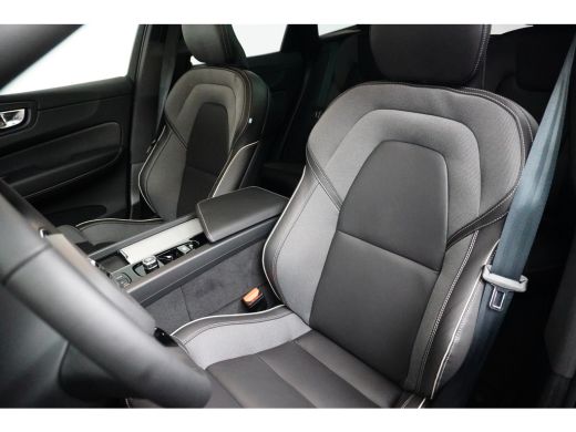 Volvo  XC60 T6 Plus Dark Plug-in Hybrid | Cruise control adaptief met Stop&Go en stuurhulp | Elektrisch bedie... ActivLease financial lease