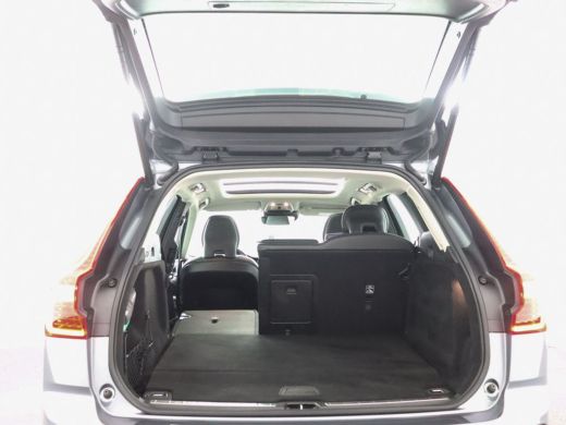 Volvo  XC60 T8 AWD Momentum Pro | Pilot Assist | BLIS | Stoel + Stuurwielverwarming | Panoramisch schuif/kant... ActivLease financial lease