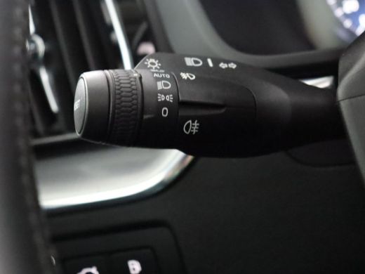 Volvo  XC60 T8 AWD Momentum Pro | Pilot Assist | BLIS | Stoel + Stuurwielverwarming | Panoramisch schuif/kant... ActivLease financial lease