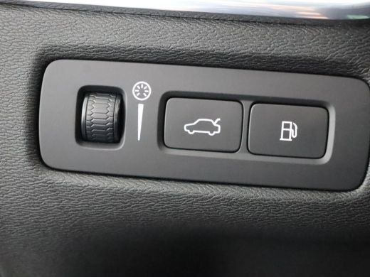Volvo  XC60 T8 AWD Momentum Pro | Pilot Assist | BLIS | Stoel + Stuurwielverwarming | Panoramisch schuif/kant... ActivLease financial lease
