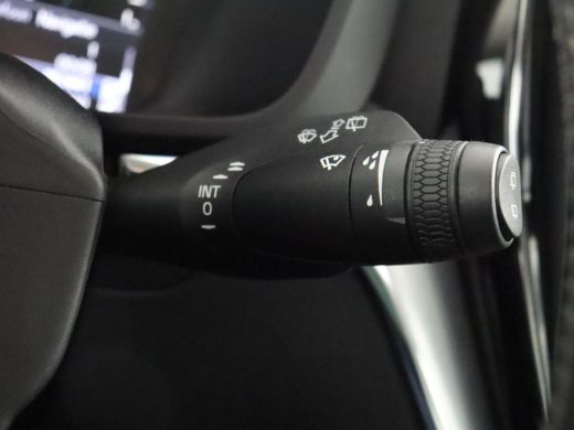 Volvo  XC60 T8 AWD Momentum Pro | Pilot Assist | BLIS | Stoel + Stuurwielverwarming | Panoramisch schuif/kant... ActivLease financial lease