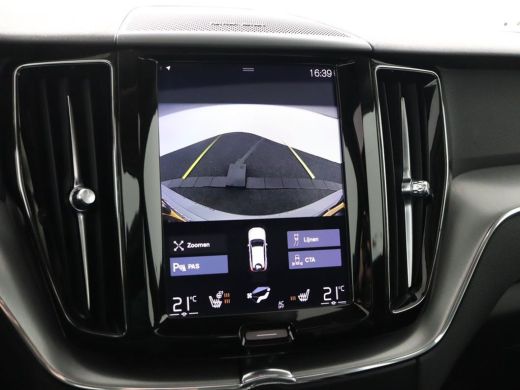 Volvo  XC60 T8 AWD Momentum Pro | Pilot Assist | BLIS | Stoel + Stuurwielverwarming | Panoramisch schuif/kant... ActivLease financial lease
