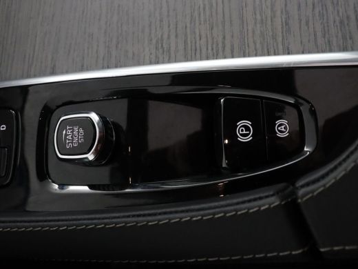 Volvo  XC90 T8 Recharge AWD Ultimate Dark | Full Option! | Bowers & Wilkins | trekhaak | Gelamineerde zijruit... ActivLease financial lease