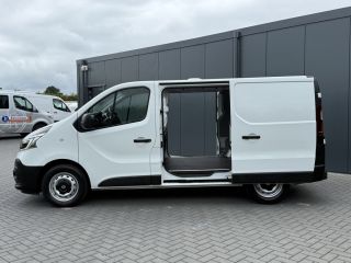 Renault Trafic 2.0 dCi 120 PK / L1H1 / 1e EIG. / 2x SCHUIFDEUR / TREKHAAK / AIRCO / CRUISE / NAVI