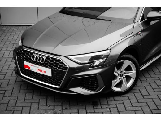 Audi A3 Sportback 40 TFSI e Business edition Camera achter |  Stoelverw. voor |  Ledere bekleding | Parke... ActivLease financial lease
