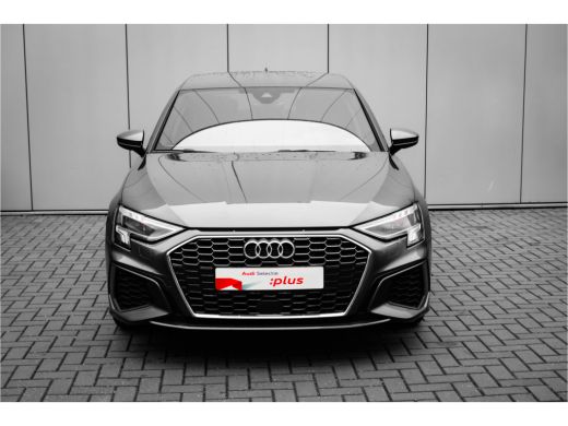 Audi A3 Sportback 40 TFSI e Business edition Camera achter |  Stoelverw. voor |  Ledere bekleding | Parke... ActivLease financial lease