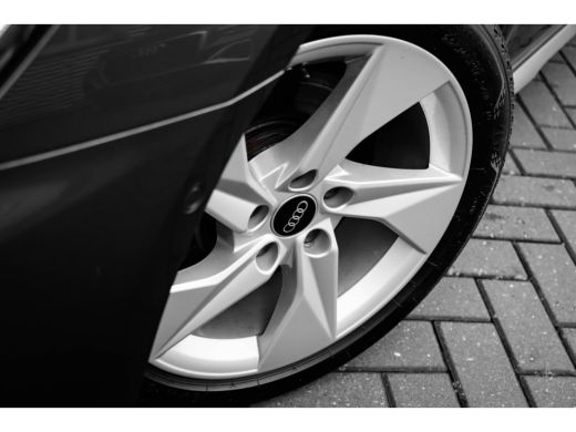 Audi A3 Sportback 40 TFSI e Business edition Camera achter |  Stoelverw. voor |  Ledere bekleding | Parke... ActivLease financial lease