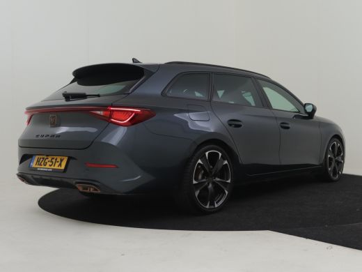 CUPRA Leon 1.4 e-Hybrid VZ Performance 245pk Trekhaak | Dodehoekdetctie | Adaptief cruise control | Camera a... ActivLease financial lease
