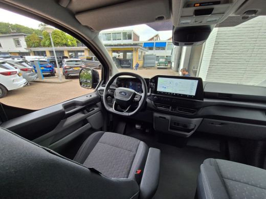 Ford Transit Custom 320 2.0 TDCI L2H1 Limited Dubbele cabine 136pk | Voorruitverw. | Navi | Carplay | Camera | Trekha... ActivLease financial lease