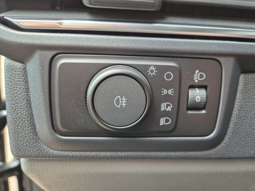 Ford Transit Custom 320 2.0 TDCI L2H1 Limited Dubbele cabine 136pk | Voorruitverw. | Navi | Carplay | Camera | Trekha... ActivLease financial lease