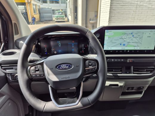 Ford Transit Custom 320 2.0 TDCI L2H1 Limited Dubbele cabine 136pk | Voorruitverw. | Navi | Carplay | Camera | Trekha... ActivLease financial lease