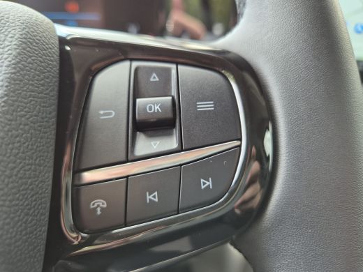 Ford Transit Custom 320 2.0 TDCI L2H1 Limited Dubbele cabine 136pk | Voorruitverw. | Navi | Carplay | Camera | Trekha... ActivLease financial lease