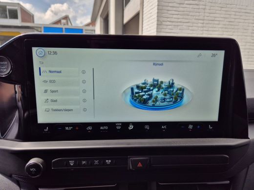 Ford Transit Custom 320 2.0 TDCI L2H1 Limited Dubbele cabine 136pk | Voorruitverw. | Navi | Carplay | Camera | Trekha... ActivLease financial lease