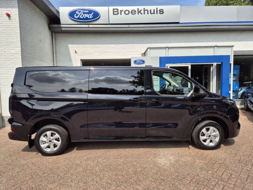Ford Transit Custom 320 2.0 TDCI L2H1 Limited Dubbele cabine 136pk | Voorruitverw. | Navi | Carplay | Camera | Trekha... ActivLease financial lease