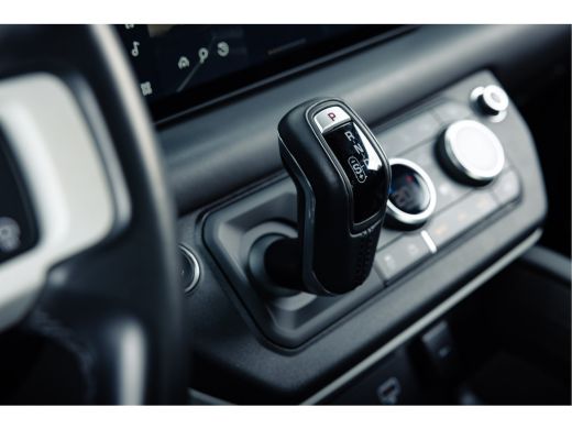Land Rover Defender 3.0 D200 90 X-Dynamic SE | Black Pack | Afn trekhaak | Cold Climate | 20" | Stoelkoeling | Premiu... ActivLease financial lease