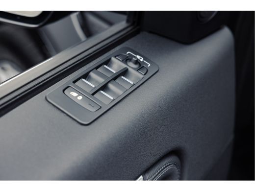 Land Rover Discovery Sport P300e PHEV Dynamic SE | Drive Assist Pack | Panoramadak | Verw voortoelen | Meridian | Leder ActivLease financial lease