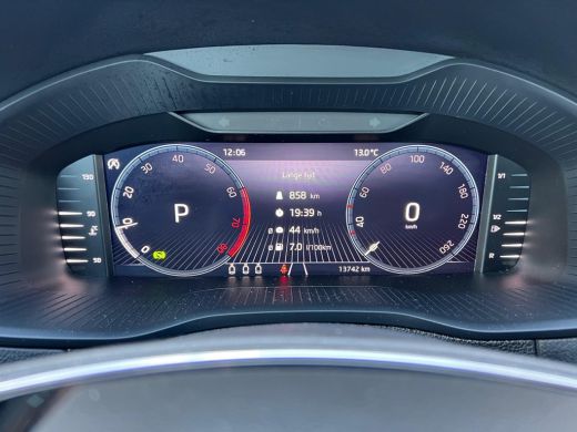 Skoda Karoq 1.5 TSI 150 pk ACT Business Edition 7-DSG | Panoramadak | Achteruitrijcamera | Apple carplay | ActivLease financial lease