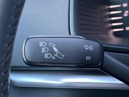 Skoda Karoq 1.5 TSI 150 pk ACT Business Edition 7-DSG | Panoramadak | Achteruitrijcamera | Apple carplay | ActivLease financial lease