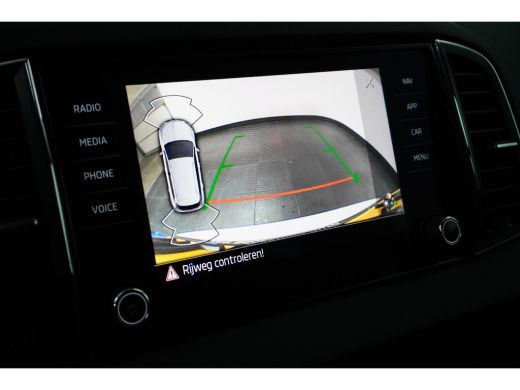 Skoda Karoq 1.5 TSI 150 pk ACT Business Edition 7-DSG | Panoramadak | Achteruitrijcamera | Apple carplay | ActivLease financial lease