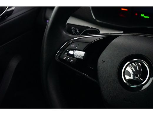 Skoda Octavia Combi Skoda Octavia 1.4 e-Hybride 204PK DSG-6 Adap. Cruise | Navi By App | Trekhaak | Camera ActivLease financial lease
