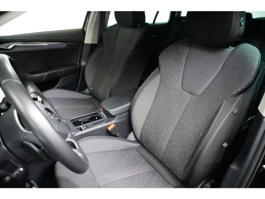 Skoda Octavia Combi Skoda Octavia 1.4 e-Hybride 204PK DSG-6 Adap. Cruise | Navi By App | Trekhaak | Camera ActivLease financial lease
