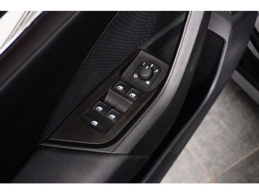 Skoda Octavia Combi Skoda Octavia 1.4 e-Hybride 204PK DSG-6 Adap. Cruise | Navi By App | Trekhaak | Camera ActivLease financial lease