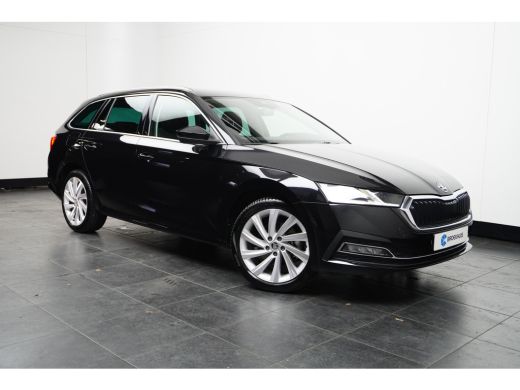 Skoda Octavia Combi Skoda Octavia 1.4 e-Hybride 204PK DSG-6 Adap. Cruise | Navi By App | Trekhaak | Camera ActivLease financial lease