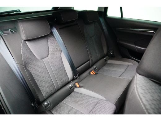Skoda Octavia Combi Skoda Octavia 1.4 e-Hybride 204PK DSG-6 Adap. Cruise | Navi By App | Trekhaak | Camera ActivLease financial lease