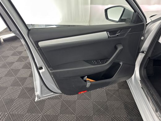 Skoda Superb Combi 1.6 TDI Clever Edition Aut. *PANO | XENON | MEMORY-PACK | NAVI-FULLMAP | COMFORT-SEATS | EC... ActivLease financial lease