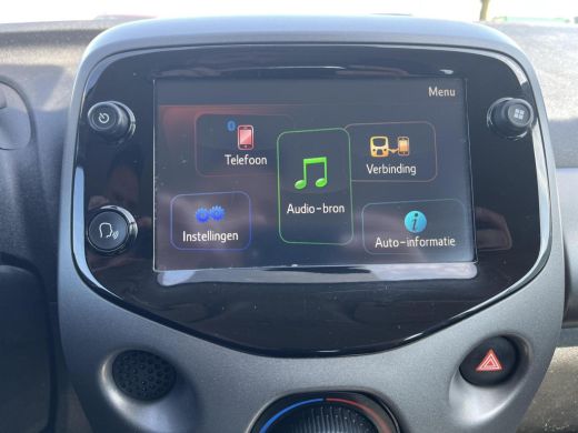 Toyota Aygo 1.0 VVT-i x-play | Apple CarPlay/Android auto | Achteruitrijcamera | Airco ActivLease financial lease