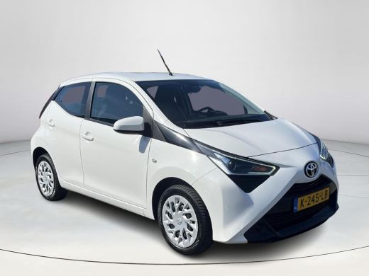 Toyota Aygo 1.0 VVT-i x-play | Apple CarPlay/Android auto | Achteruitrijcamera | Airco ActivLease financial lease