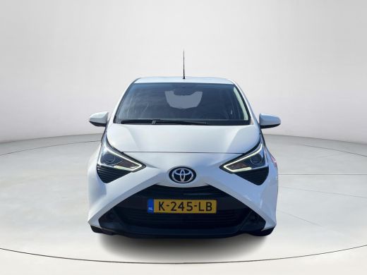 Toyota Aygo 1.0 VVT-i x-play | Apple CarPlay/Android auto | Achteruitrijcamera | Airco ActivLease financial lease
