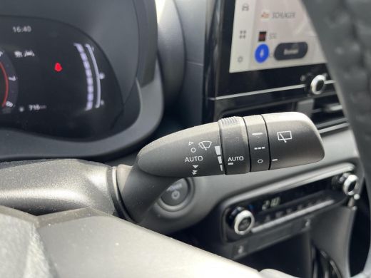 Toyota Yaris 1.5 Hybrid 115 Dynamic | Navigatie | Apple CarPlay/Android auto | Achteruitrijcamera | Comfort Pack ActivLease financial lease