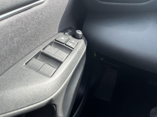 Toyota Yaris 1.5 Hybrid 115 Dynamic | Navigatie | Apple CarPlay/Android auto | Achteruitrijcamera | Comfort Pack ActivLease financial lease