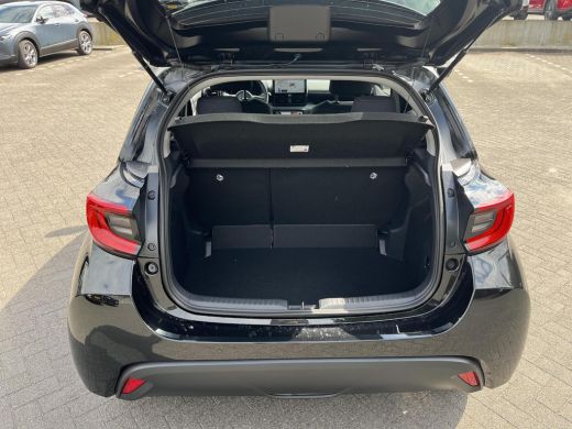 Toyota Yaris 1.5 Hybrid 115 Dynamic | Navigatie | Apple CarPlay/Android auto | Achteruitrijcamera | Comfort Pack ActivLease financial lease