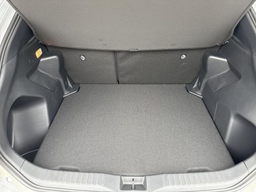 Toyota Yaris Cross 1.5 Hybrid 115 Dynamic Ultimate **STOEL EN STUURWIELVERWARMING/ KEYLESS/ PARKEERSENSOREN VOOR EN ... ActivLease financial lease