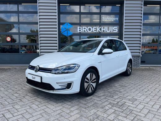 Volkswagen e-Golf E-DITION 136 pk | Airco (automatisch) | Buitenspiegels elektrisch verstel- en verwarmbaar | Cruis... Volkswagen e-Golf E-DITION 136 pk | Airco (automatisch) | Buitenspiegels elektrisch verstel- en verwarmbaar | Cruis...