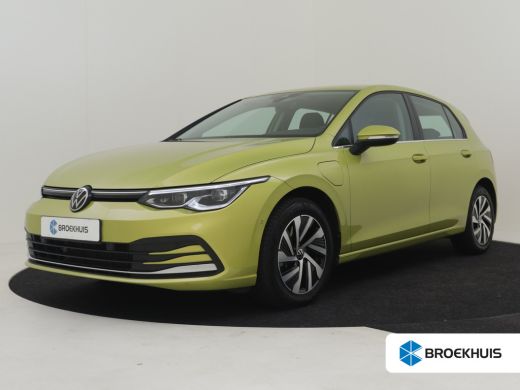Volkswagen Golf 1.4 eHybrid Style 204pk Trekhaak | Camera achter | Park assist | Head up display | Matrix koplam... Volkswagen Golf 1.4 eHybrid Style 204pk Trekhaak | Camera achter | Park assist | Head up display | Matrix koplam...