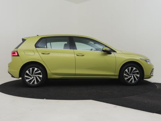 Volkswagen Golf 1.4 eHybrid Style 204pk Trekhaak | Camera achter | Park assist  | Head up display | Matrix koplam... ActivLease financial lease