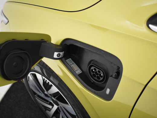 Volkswagen Golf 1.4 eHybrid Style 204pk Trekhaak | Camera achter | Park assist  | Head up display | Matrix koplam... ActivLease financial lease